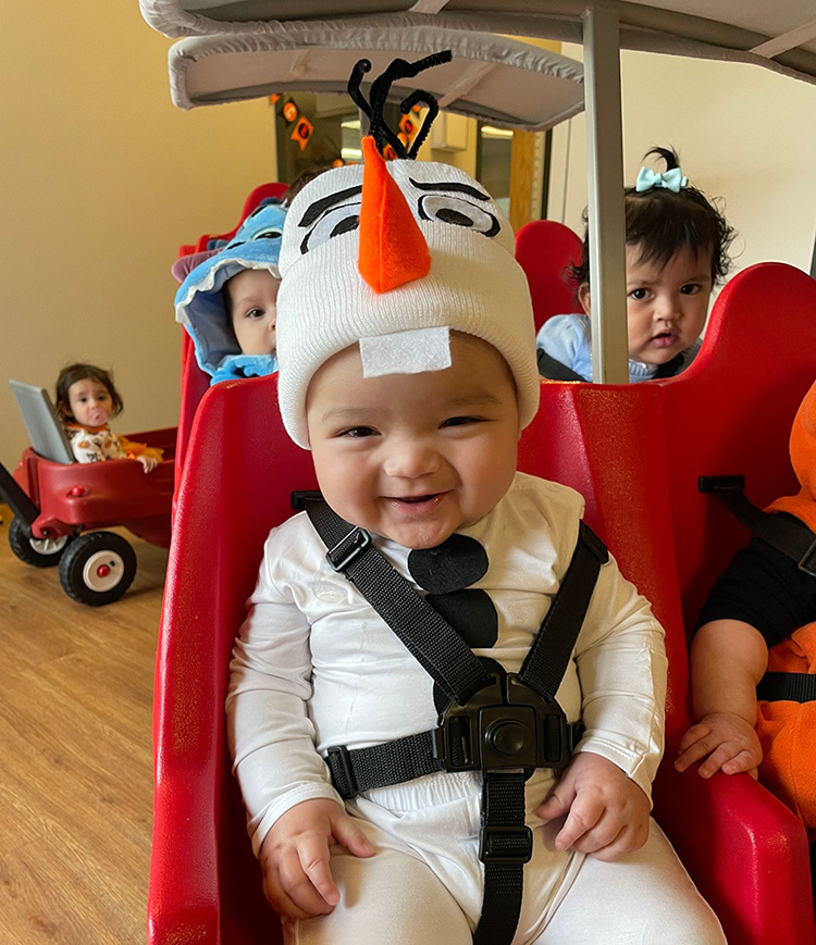 Baby with Olaf costume